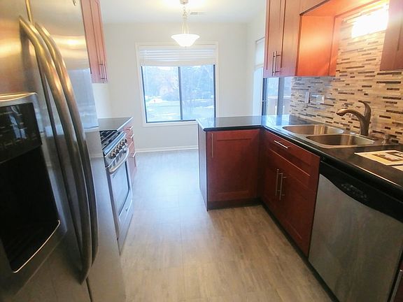 2nd image of 810 E Kings Row Unit 8