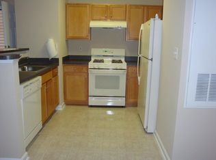 5107 Travis Edward Way APT H, Centreville, VA