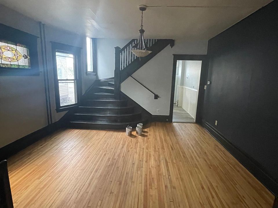 1st image of 329 Aurora Ave