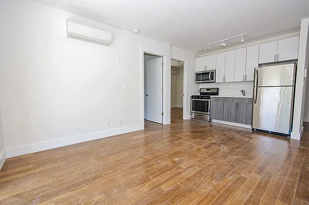 Rented by Level Group | media 13