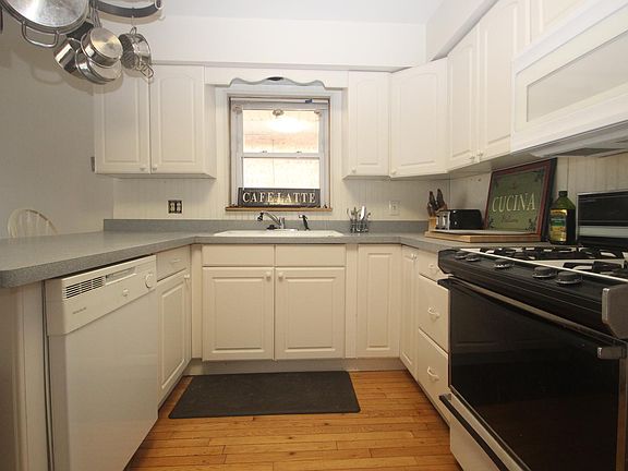 5th image of 2814 W 102nd Pl