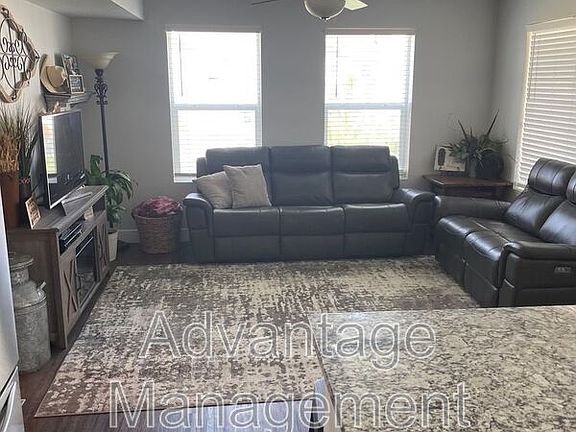 4th image of 1010 N 20 E