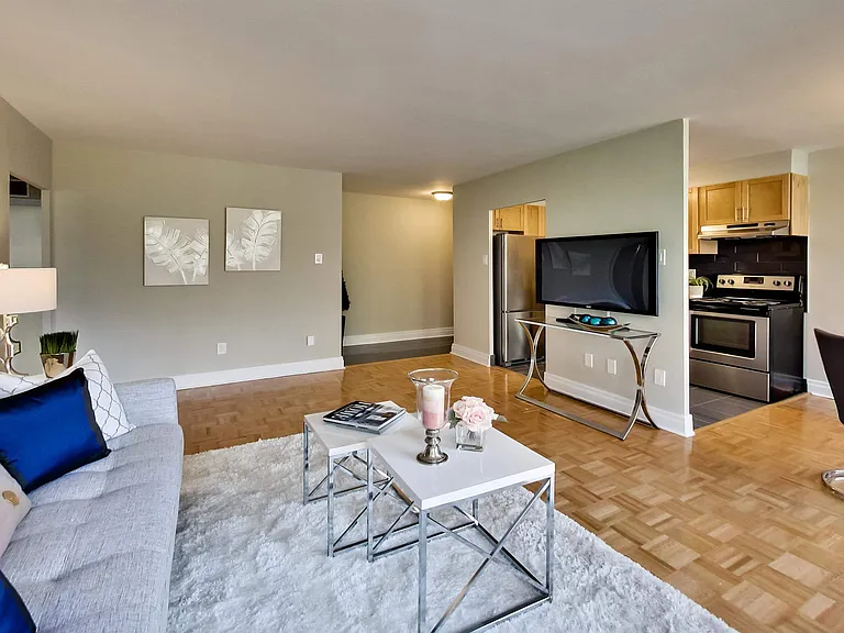 680 Roselawn Ave — Photo 112