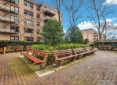 3rd image of 3 Birchwood Ct APT 4L