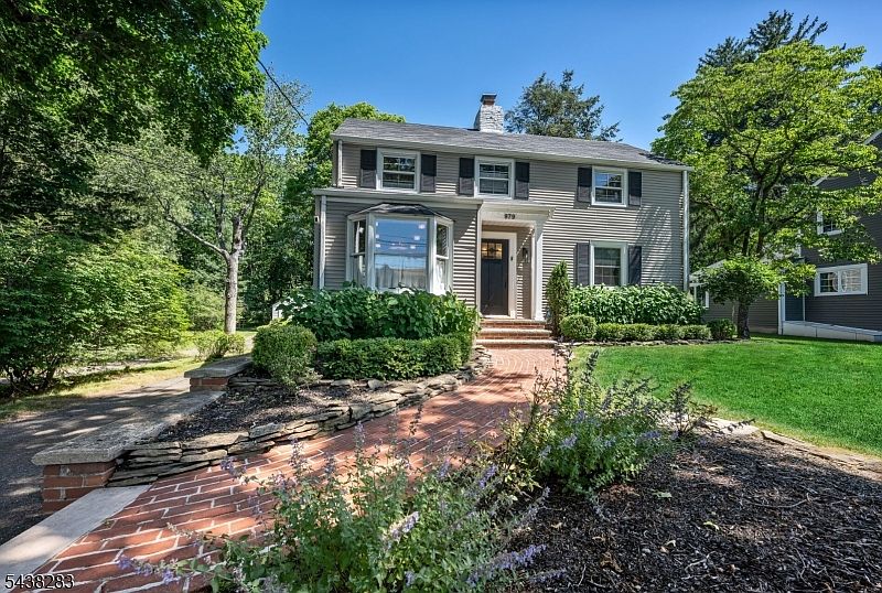 1st image of 979 Salem Ln