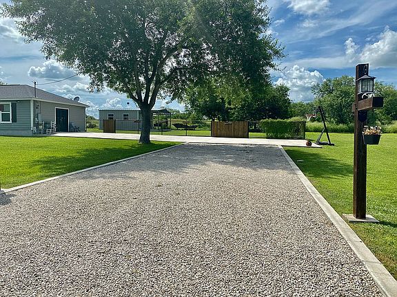 4th image of 172 County Road 394