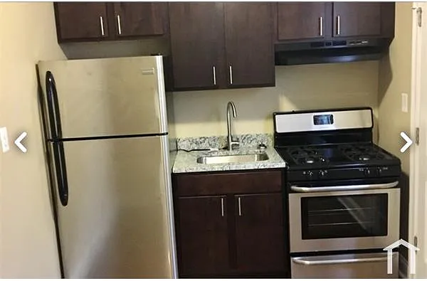 Building Photo - 1318 W 92nd St #2