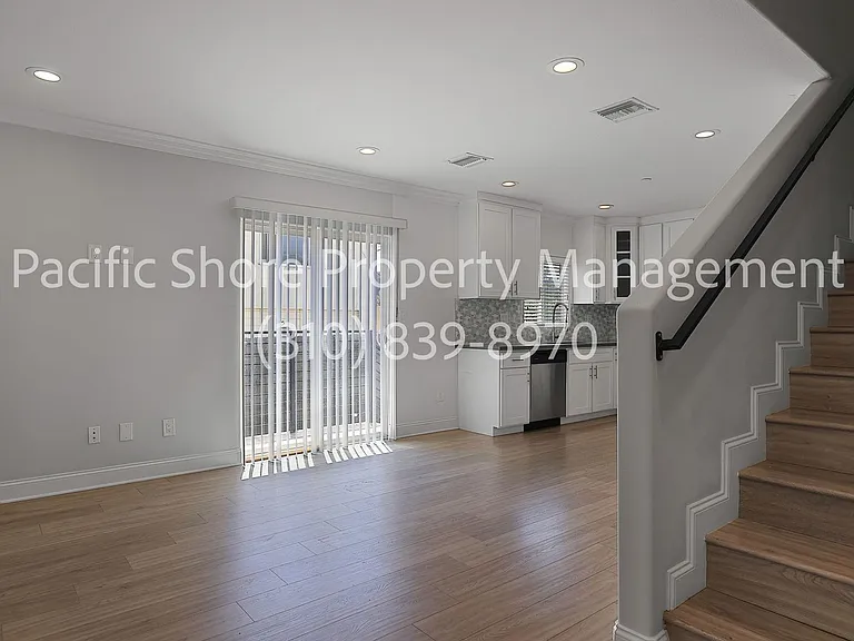 7205 S. La Cienega Apartments — Photo 2