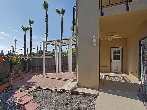 4th image of 8153 N. Cedar Ave. ##115