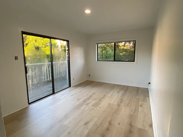 25 Plum Tree Ln #10 — Photo 14