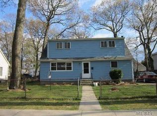 88 Nicolls Rd, Wheatley Heights, NY 11798