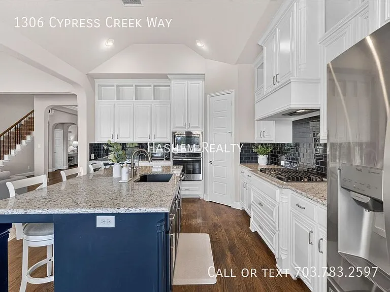 1306 Cypress Creek Way — Photo 2