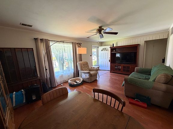 2nd image of 315 Sauganash St