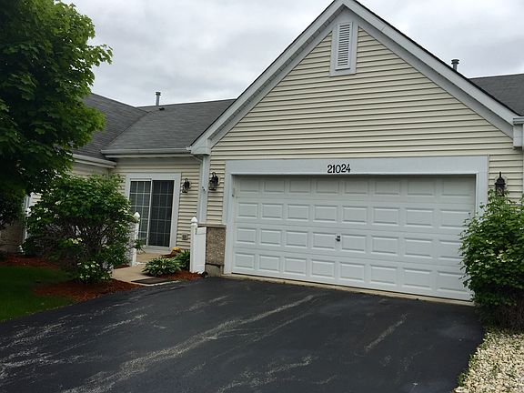 3rd image of 21024 W Braxton Ln