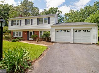 13145 Madonna Ln, Fairfax, VA 22033