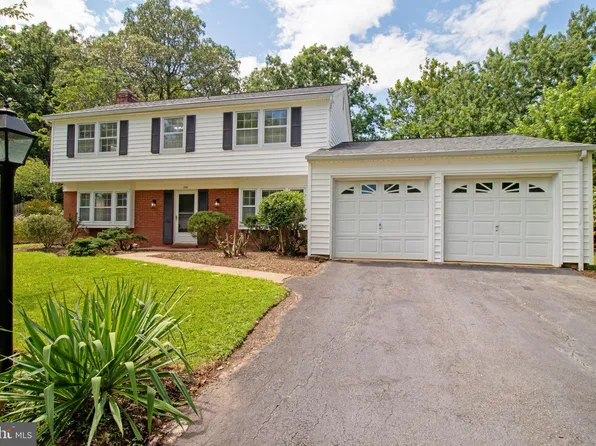13145 Madonna Ln, Fairfax, VA 22033