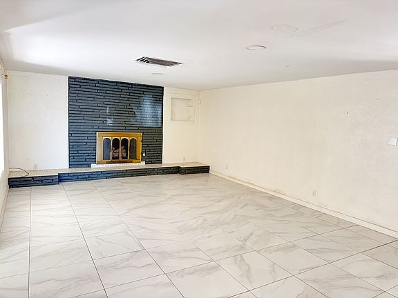 5th image of 2620 McEarl Ave SE