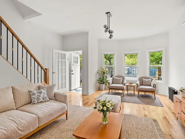 580 East 7th Street image 1 of 10