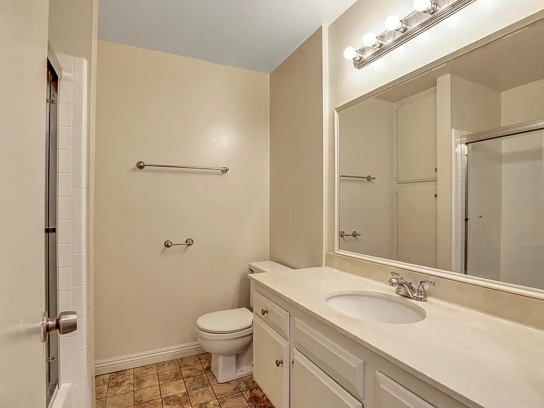 611 S Prospect Ave #102 — Photo 17