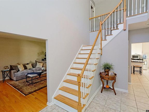 3rd image of 66 Claremont Dr