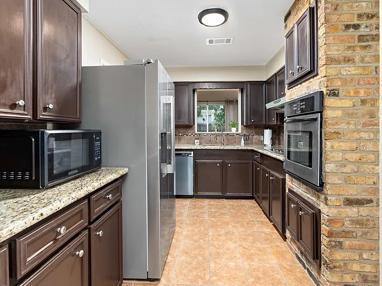 340 Maxwell Dr — Photo 9