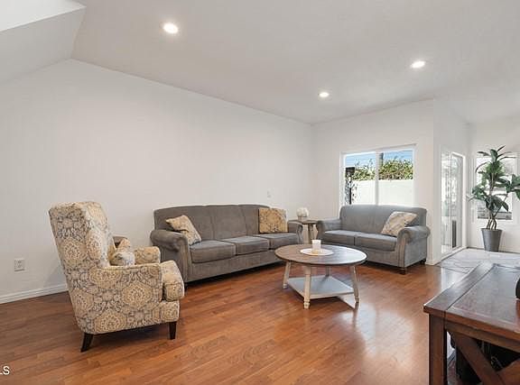 4th image of 4888 Elderberry Ave