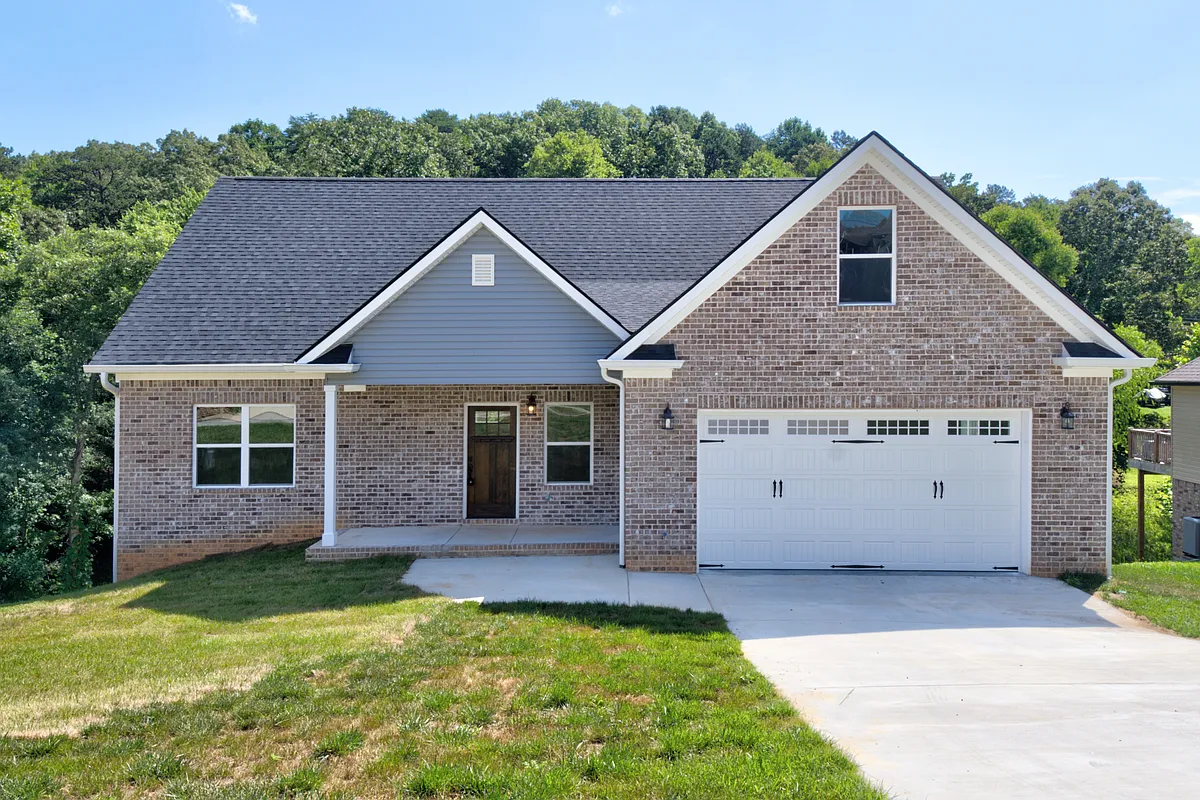 Front Exterior - 611 Sunset Valley Dr