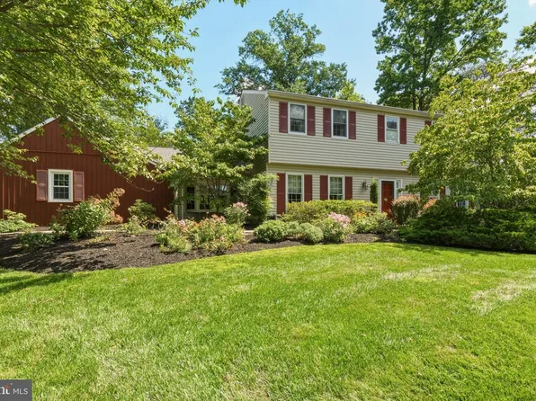 1333 University Dr, Yardley, PA 19067
