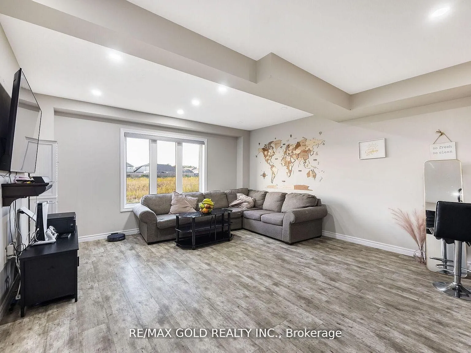 3 bed, $2,600 — Photo 4
