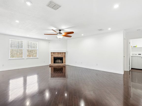 5th image of 3804 McClintick Rd