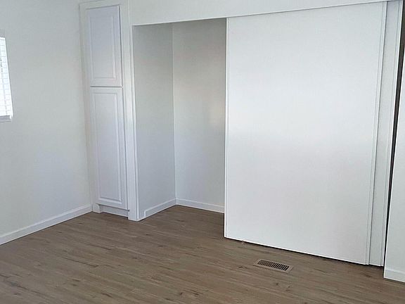 5th image of 120 W Oneil Drive #23