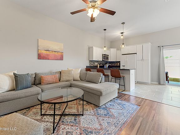 2nd image of 13437 Willow Oak Cir