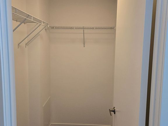 5th image of 2485 Eglinton Ave W #1208