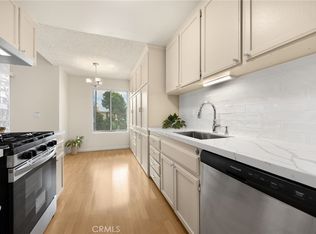 700 W La Veta Ave UNIT I8, Orange, CA