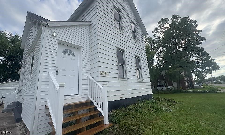 1st image of 1527 W 19th St