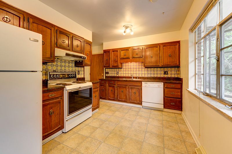 355 S. 36th Street Kitchen