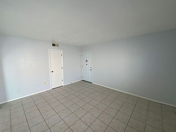 4th image of 4610 Overland St NE