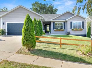 2014 29th St NW, Cedar Rapids, IA 52405