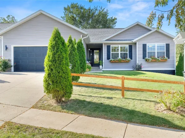 2014 29th St NW, Cedar Rapids, IA 52405