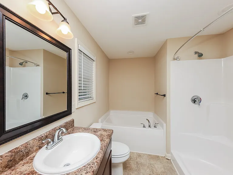 104 Skylar Ct — Photo 11