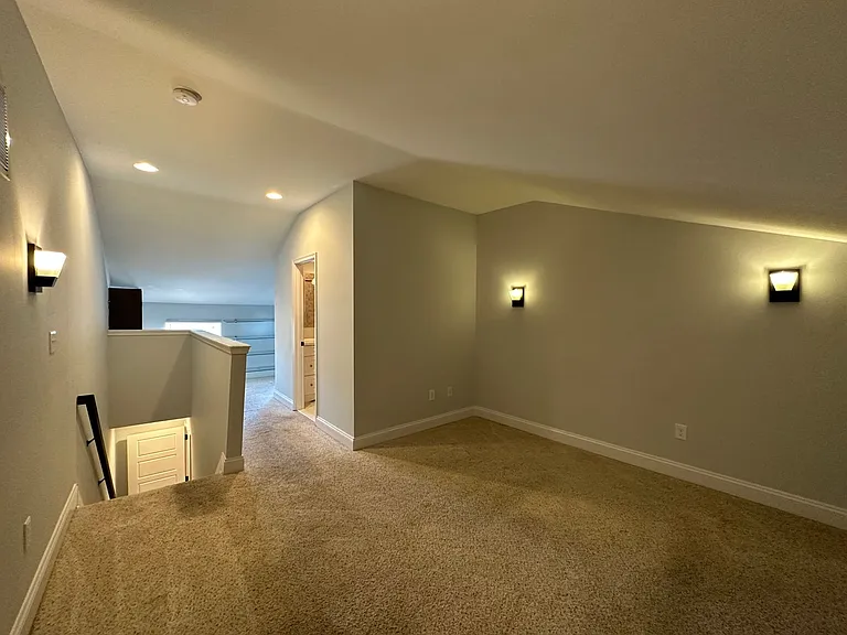 305 S Ann St — Photo 20