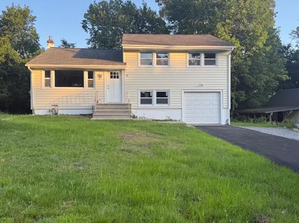 75 Hillside Ave, Suffern, NY 10901