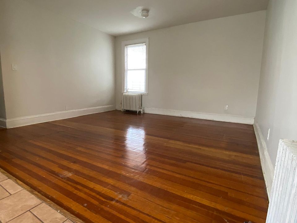 1st image of 225 Sommerville Pl #1
