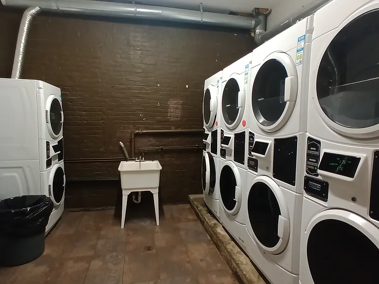 1183 Bedford Ave #2 — Photo 35