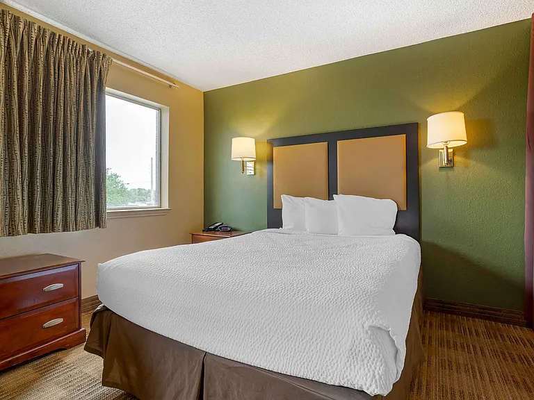 Superior Suite - 1 Queen Bed