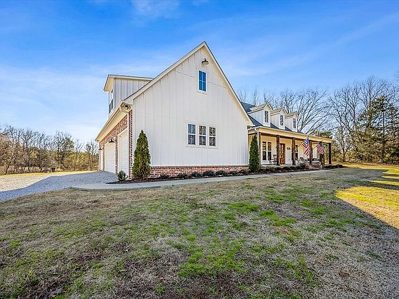 5th image of 8811 Cole Rd