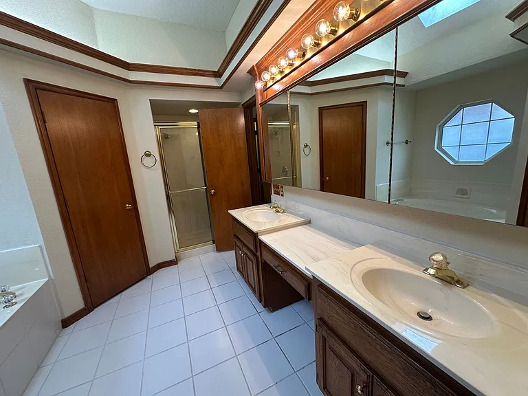 5524 Woodmont Dr — Photo 52