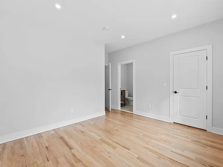 441 John St #2 — Photo 15