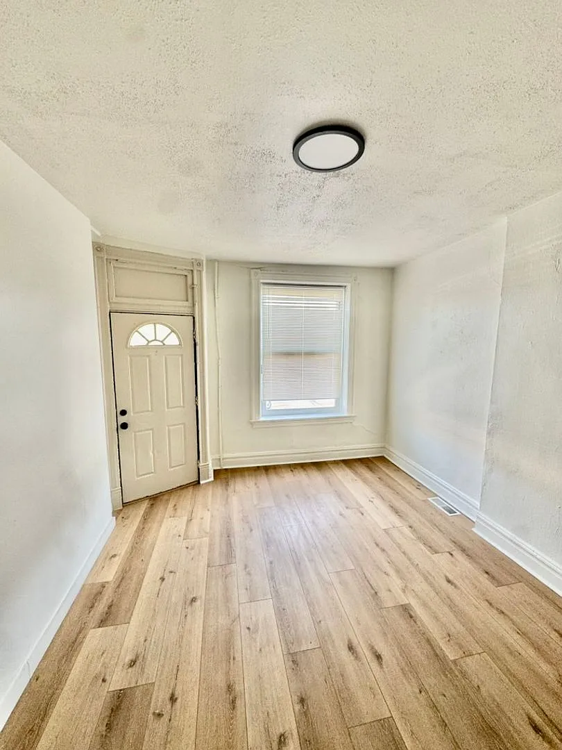 2909 Gravois — Photo 2