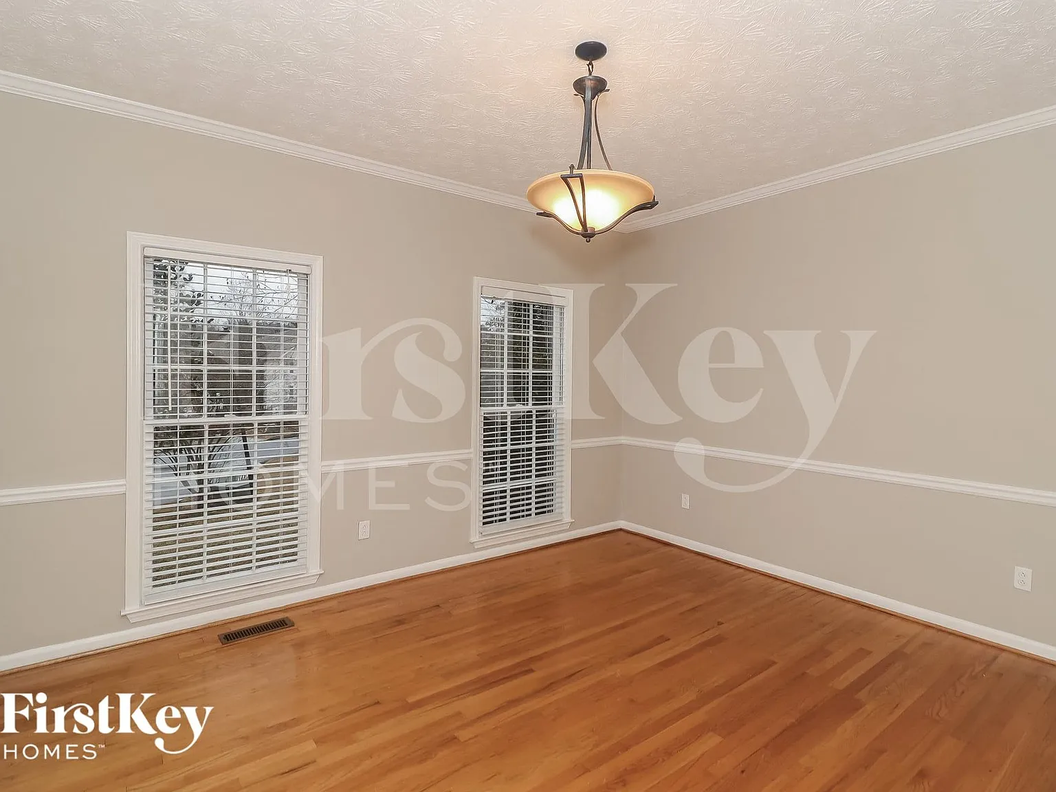 4 bed, 2.5 bath, 2493 sqft, $3,005 — Photo 4